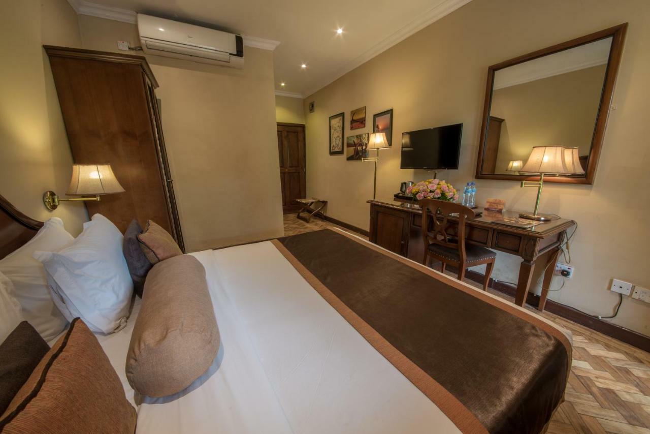 โรงแรม สเปเคอ คัมพาลา ภายนอก รูปภาพ